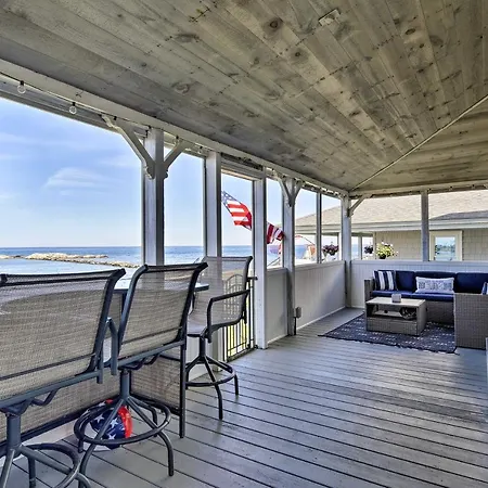 Oceanfront Cape Cod Home With Porch, Yard And Grill!
